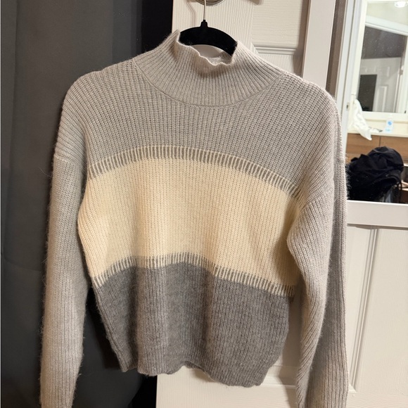 Peserico Gray and Cream Turtleneck Sweater - Picture 3 of 6